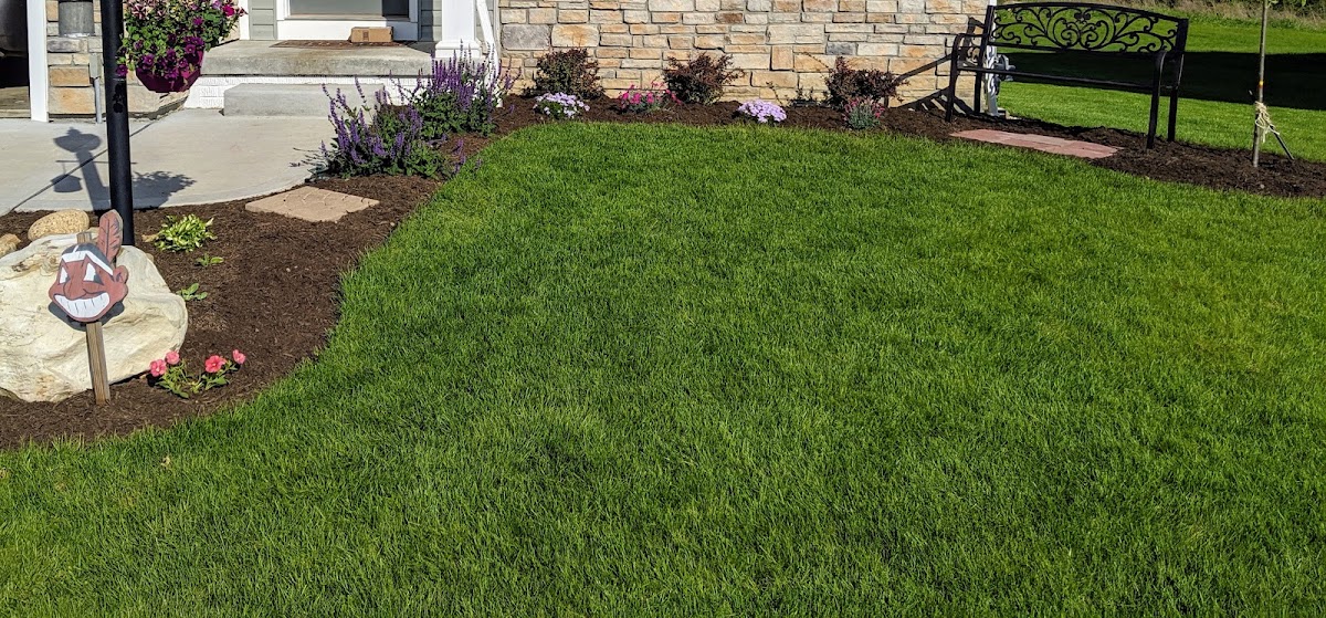 Sweet and Low Lawncare LLC landscapers project photo