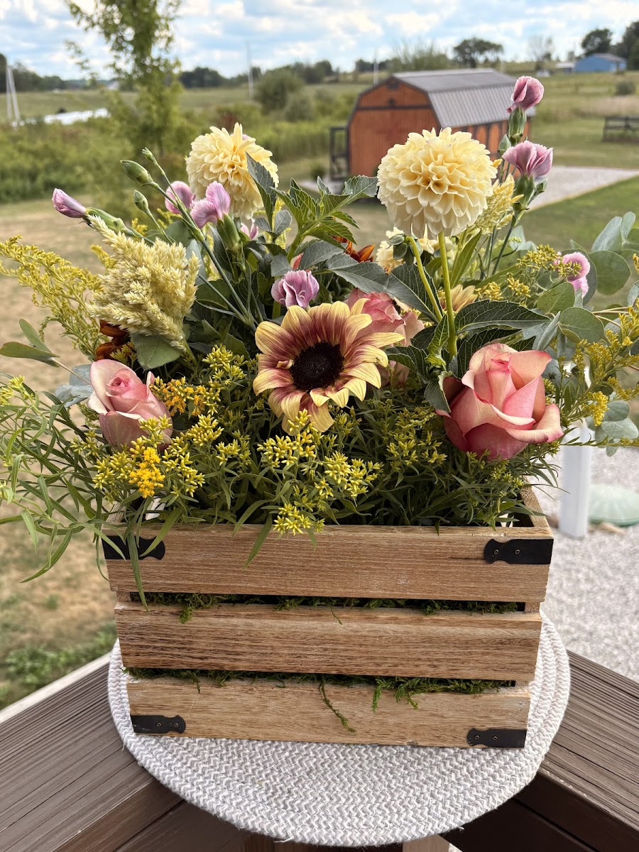 Rachel’s Roost Flowers florists project photo