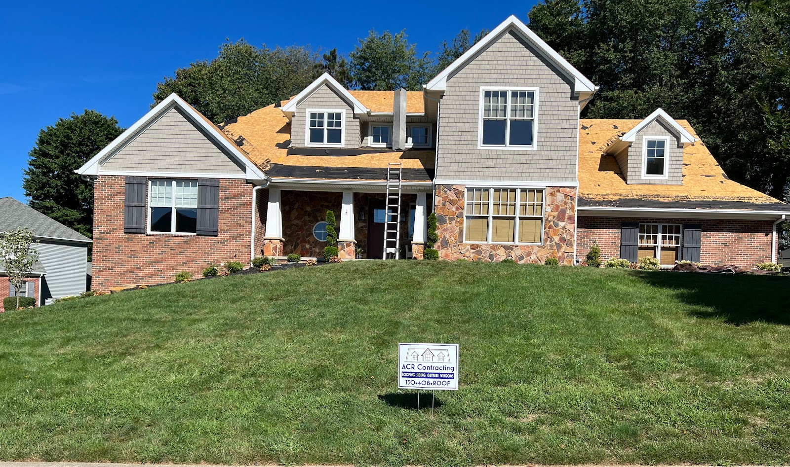 ACR Contracting INC roofers project photo
