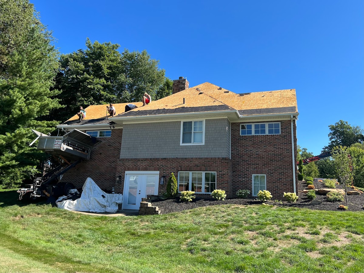 ACR Contracting INC roofers project photo
