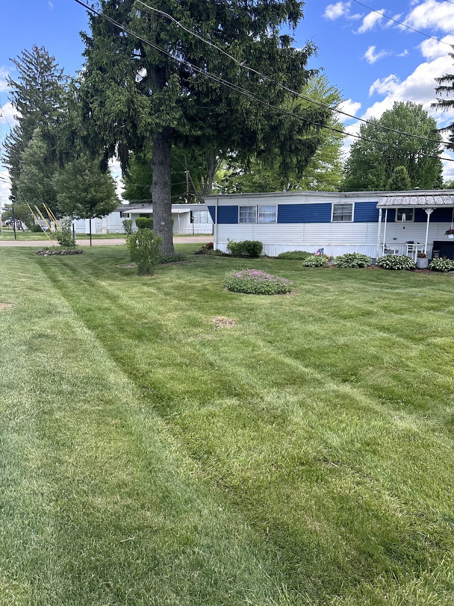 Fili Property Maintenance Co. landscapers project photo