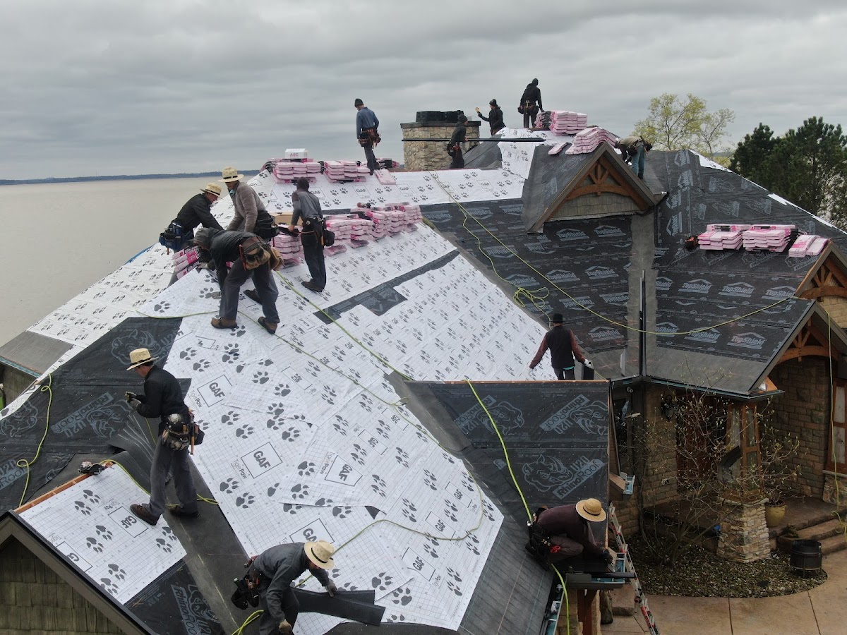 IB Exteriors, LLC roofers project photo