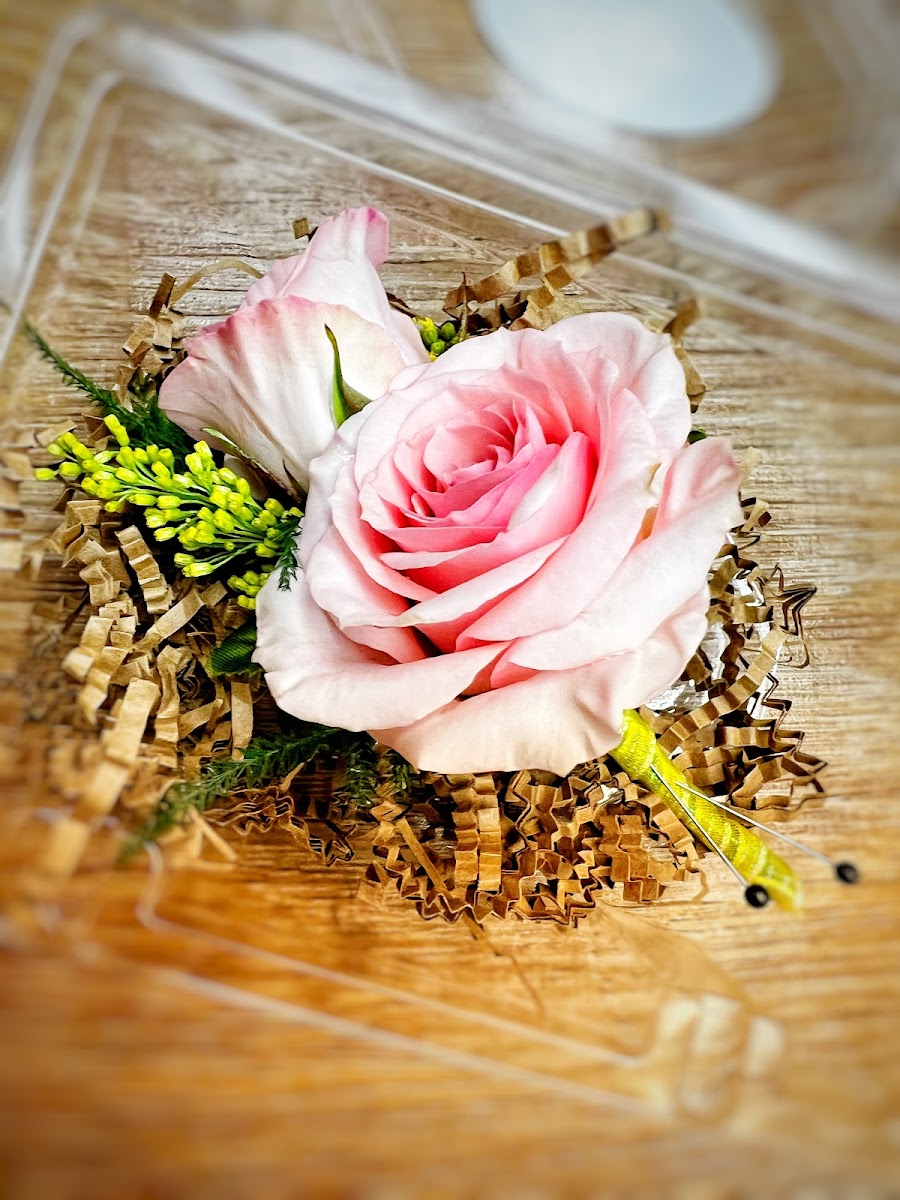 Flowers By Dick & Son Inc florists project photo