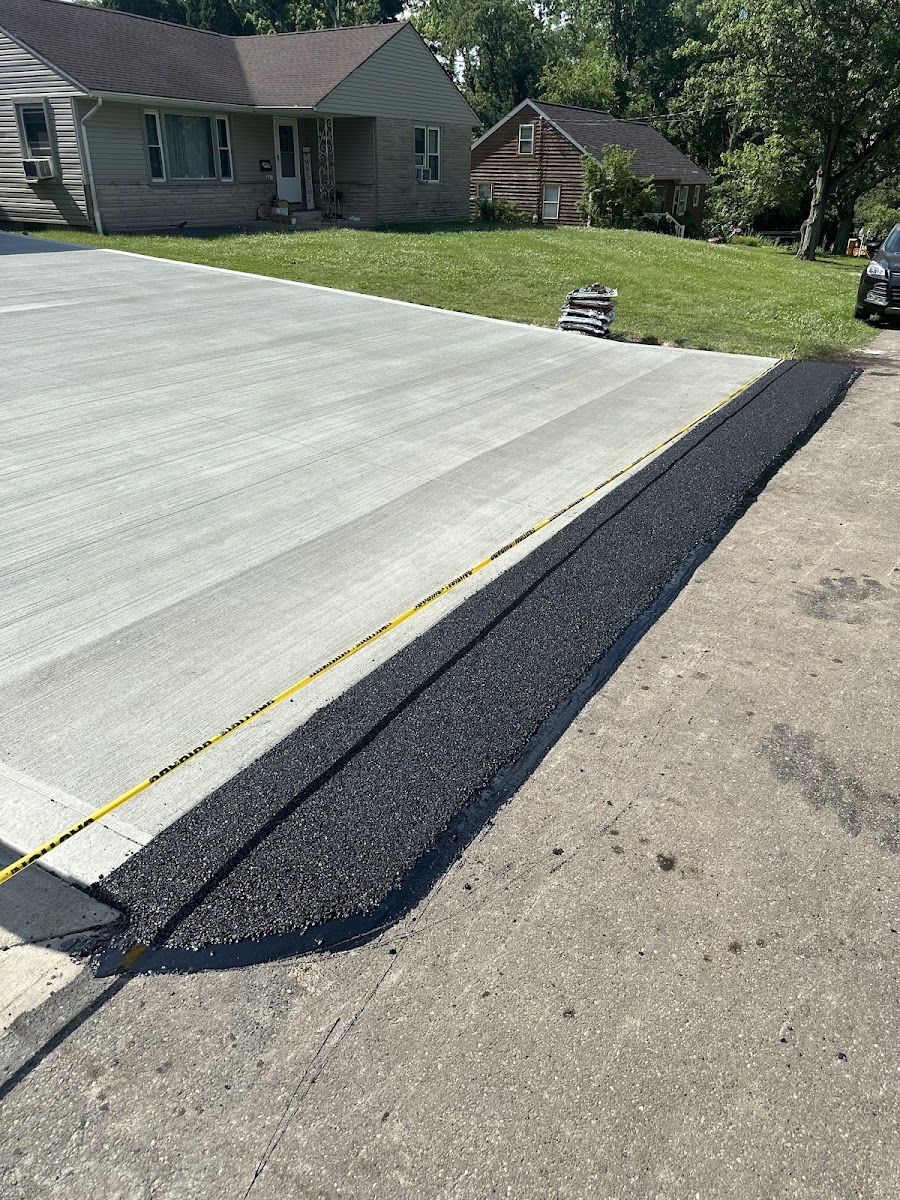 Marcelli's Lawn and Land Care landscapers project photo