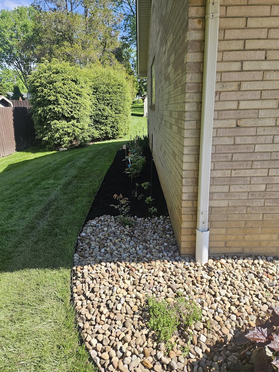 Brahler and Sons Lawncare landscapers project photo