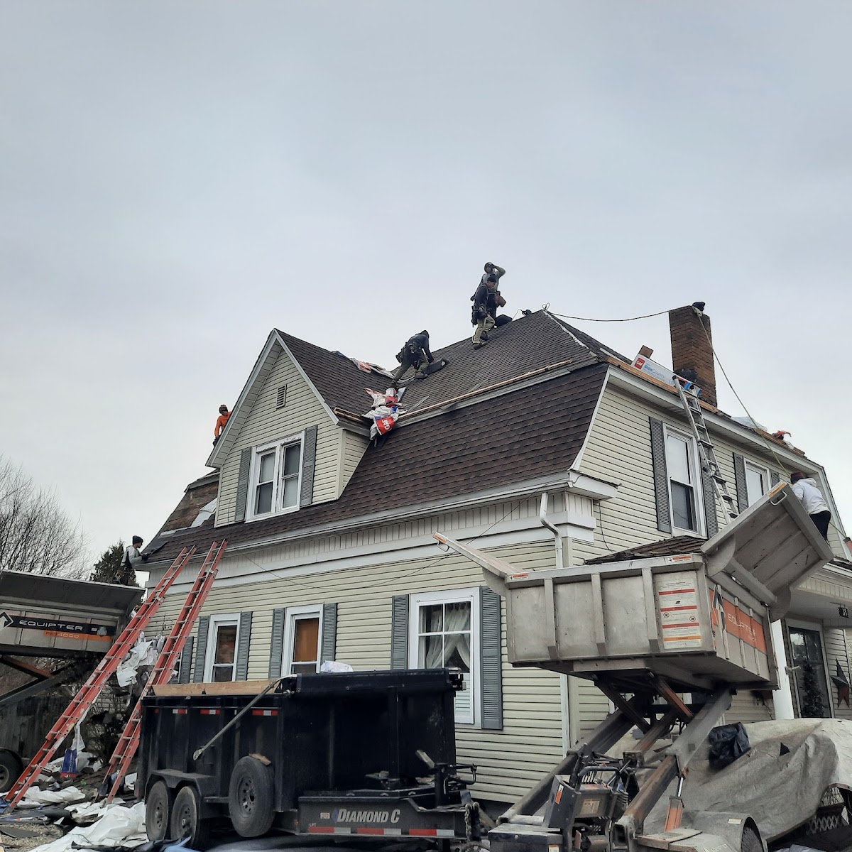 J & J Roofing roofers project photo