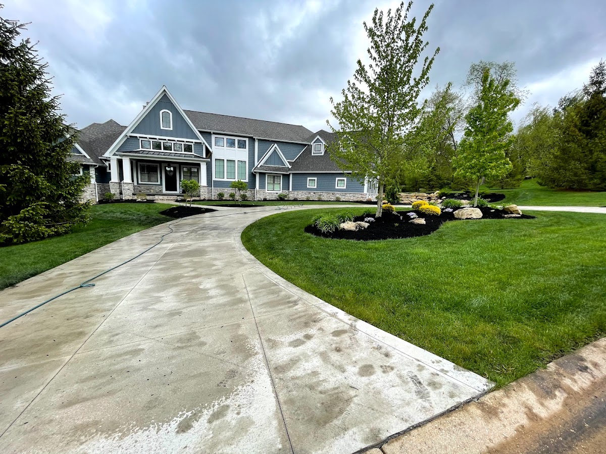 Brady's Landscaping landscapers project photo