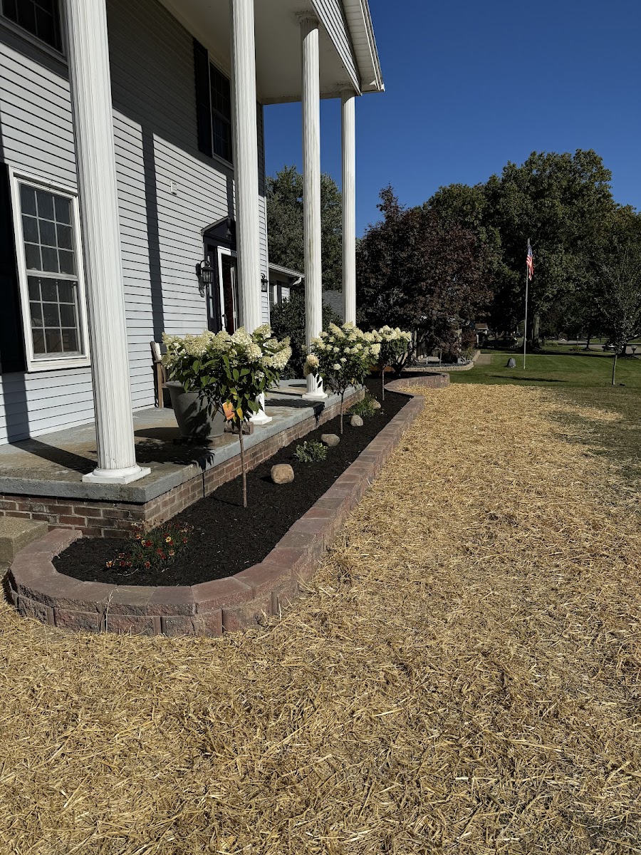 Brady's Landscaping landscapers project photo
