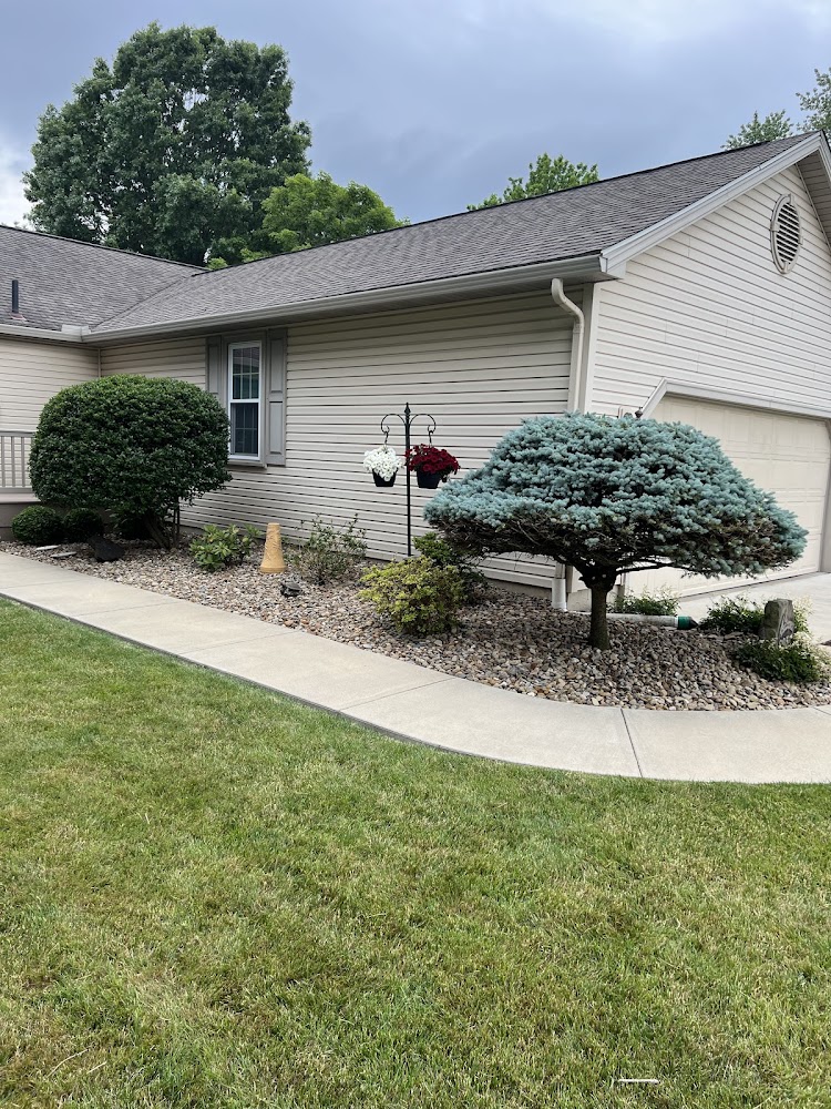 Coburn Landscape Hardscape & Construction LLC landscapers project photo