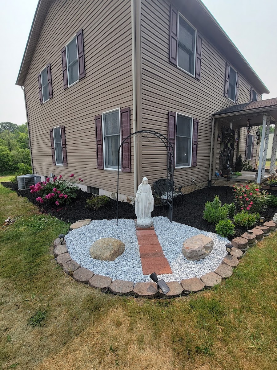 Metker-ECH Inc landscapers project photo