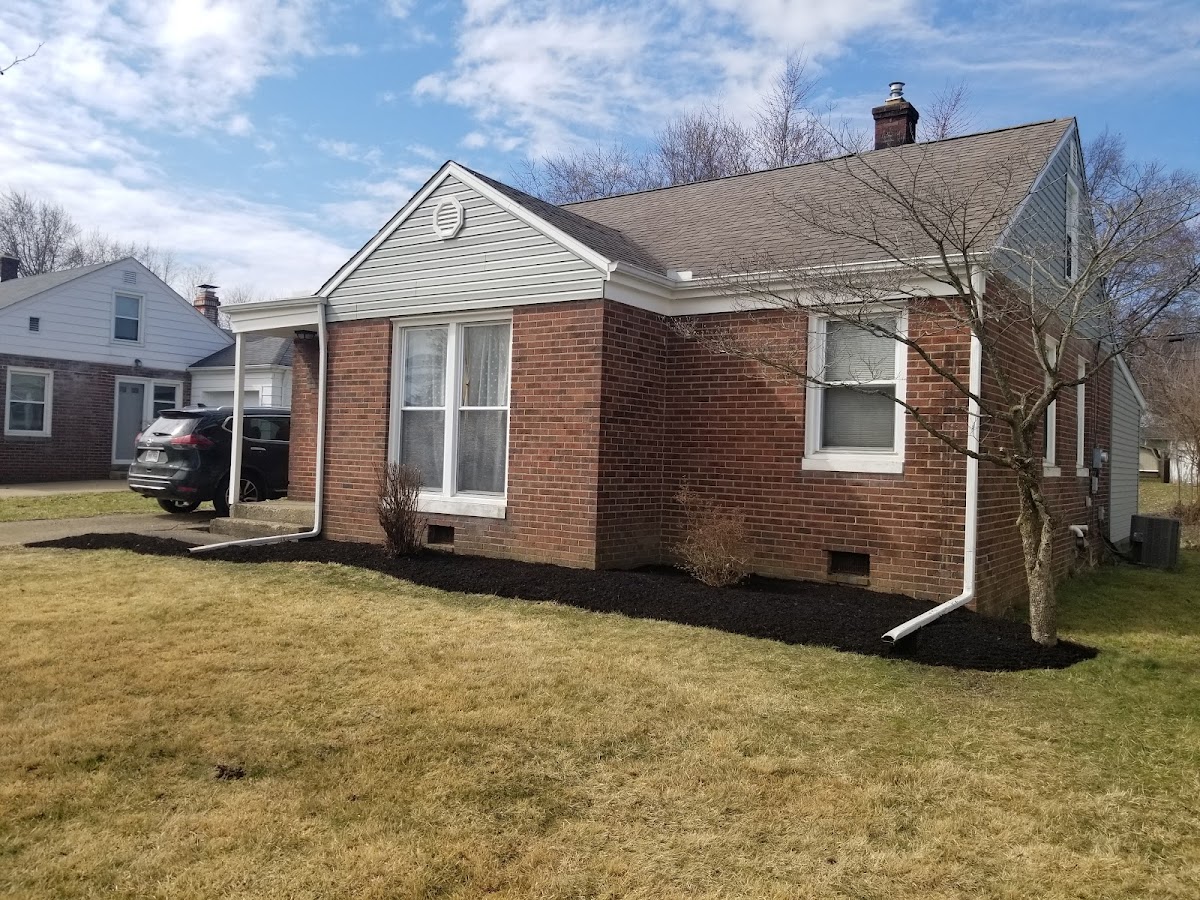 Toby's Home and Lawn Care, LLC landscapers project photo