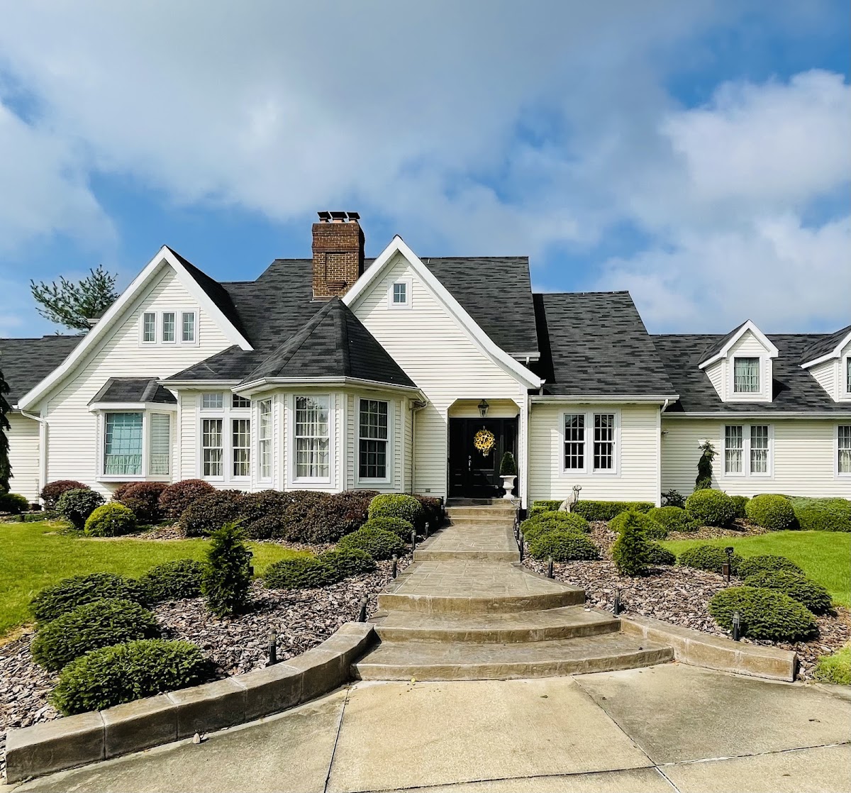 Duvall and Sons Lawn and Landscape landscapers project photo