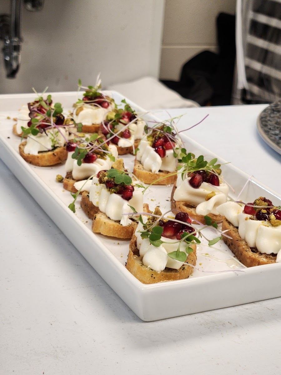 Hudson's Edge Catering and Events caterers project photo