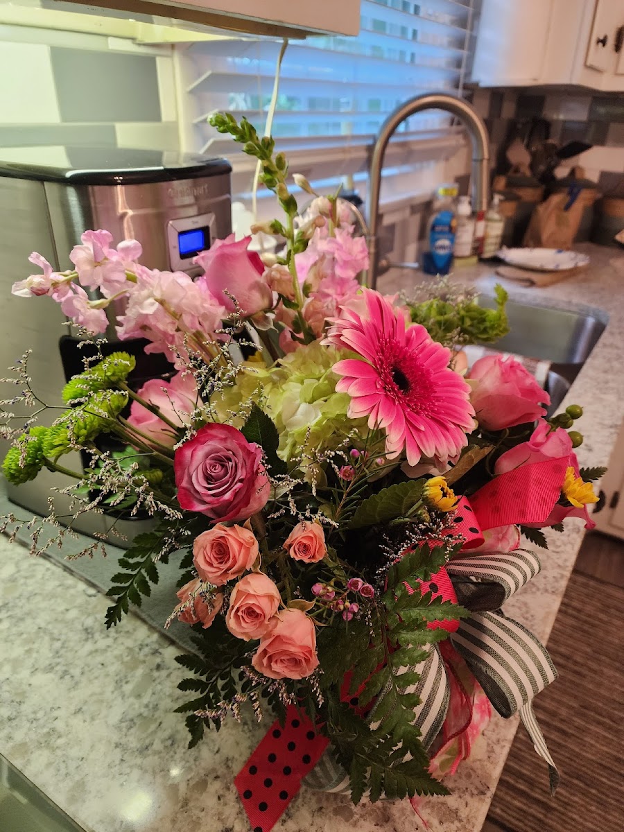 Easterday's Flower & Gift Shop florists project photo