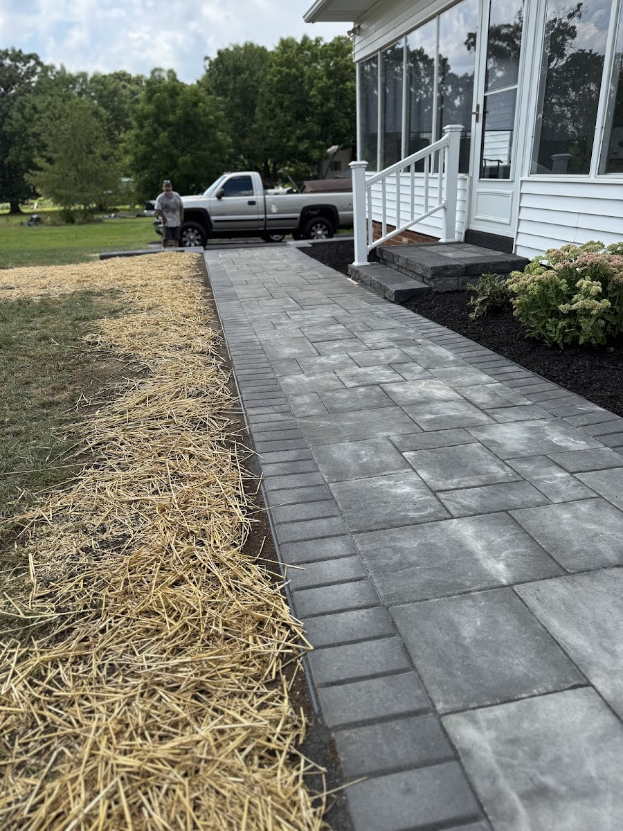 Stripe Pros LawnCare landscapers project photo
