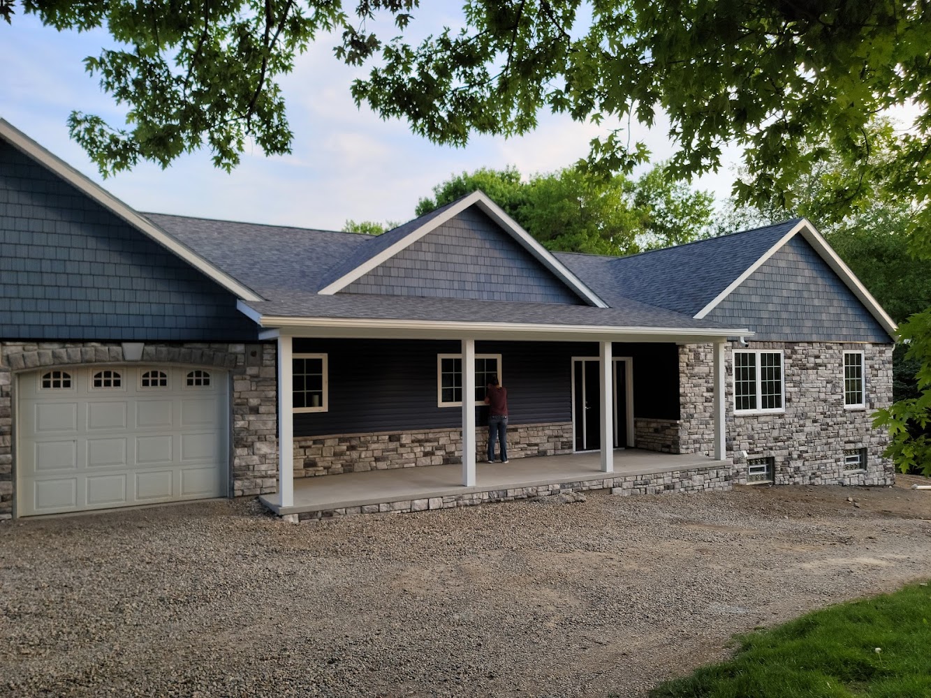 CREW 2 CONSTRUCTION LLC roofers project photo