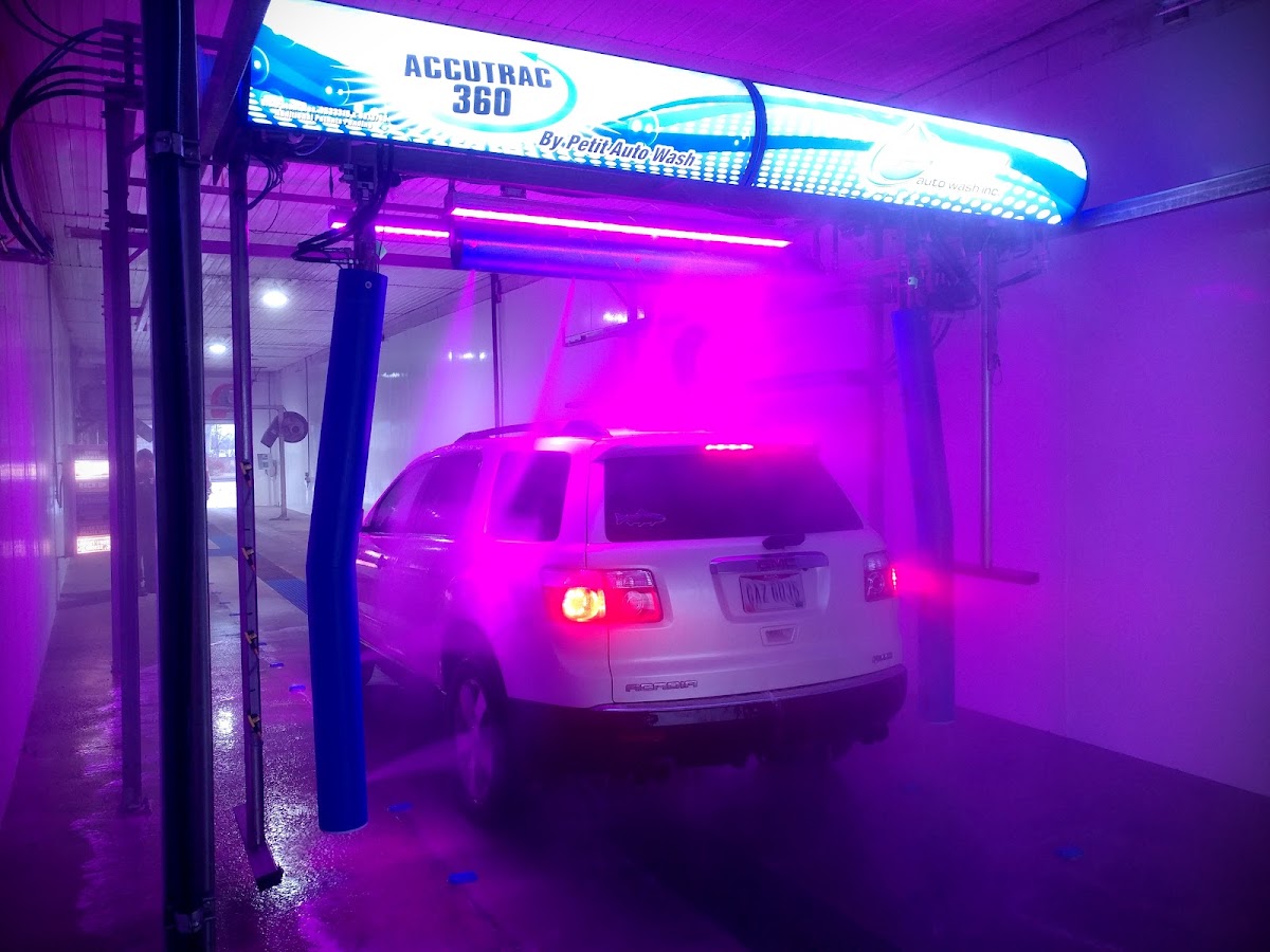Roy’s Car Wash & Lube auto detailing project photo