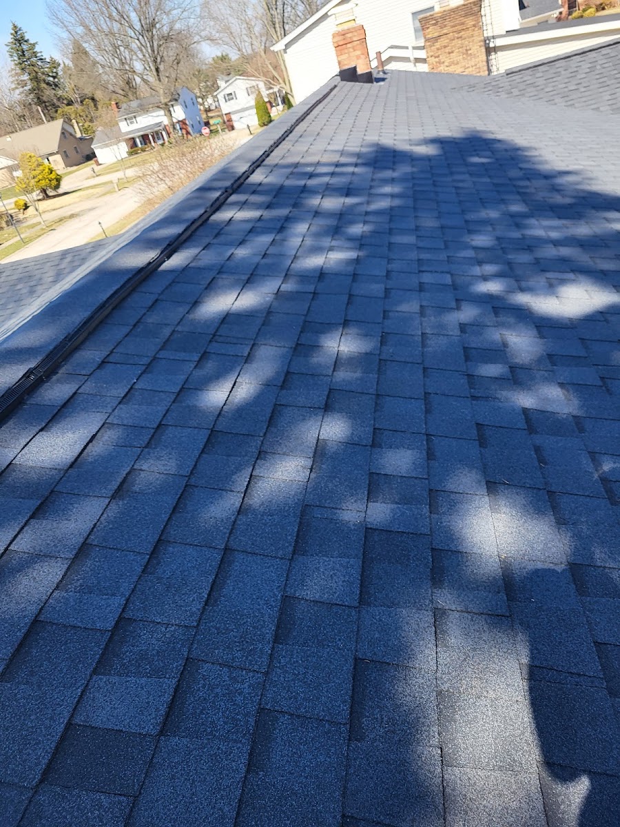 1st Class Roofing & Exteriors roofers project photo