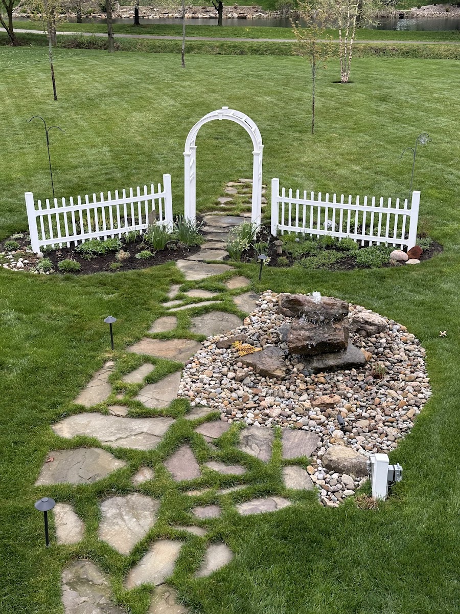 Whalen Lawn & Landscaping landscapers project photo